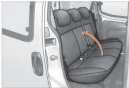 PEUGEOT Bipper Tepee (2011) - Oturma sırasının yerine takılması - 1