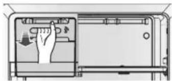SAMSUNG RT46H5251SA - MENGELUARKAN AKSESORI LEMARI ES - 3