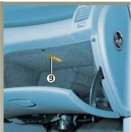 RENAULT Laguna (2005) - BINNENVERLICHTING: vervangen van een lamp (vervolg) - 1