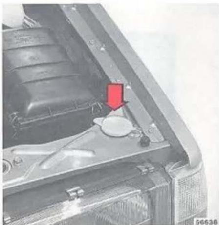 VOLVO 760 GLE (1984) - Vloeistofreservoir - 1