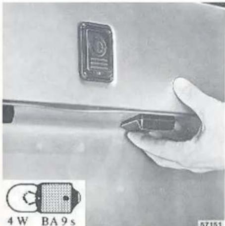 4 W BA 9 s 57151