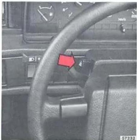VOLVO 760 GLE (1984) - Waarschuwings-knipperlichten - 1