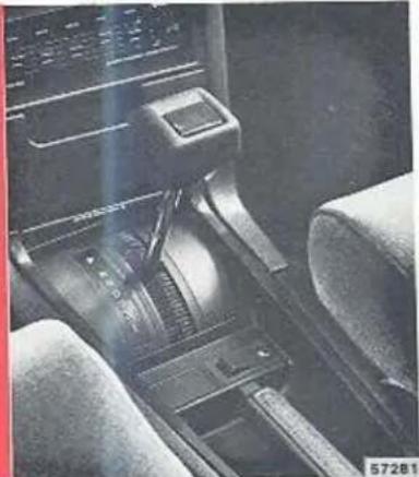 VOLVO 760 GLE (1984) - P R N D 3 2 1 - 1
