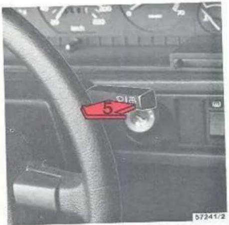 VOLVO 760 GLE (1984) - Ruitewissers en -sproeiers, koplampwissers en -sproeiers (bepaalde landen) - 2