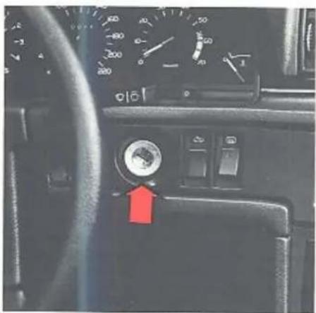 VOLVO 760 GLE Turbo (1984) - Contact-/stuurslot - 1
