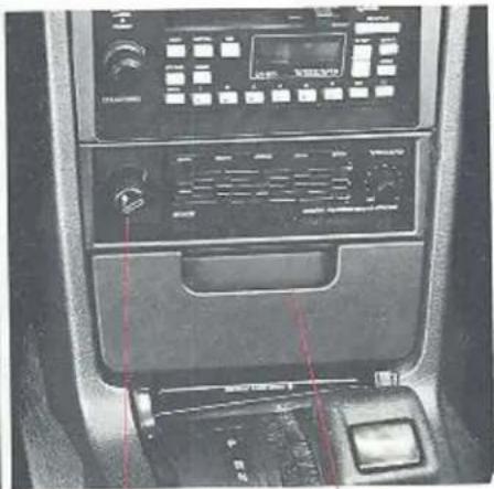 VOLVO 760 GLE TDI (1984) - landrem (parkeerrem) - 1