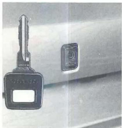VOLVO 760 GLE TDI (1984) - Portieren op slot en van het slot doen - 1