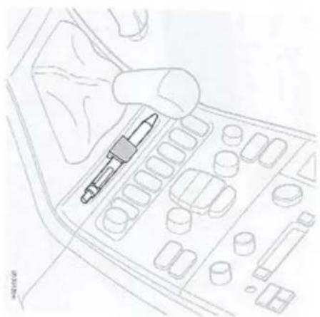VOLVO V70 (2002) - Penhoulder op middeconsole - 1