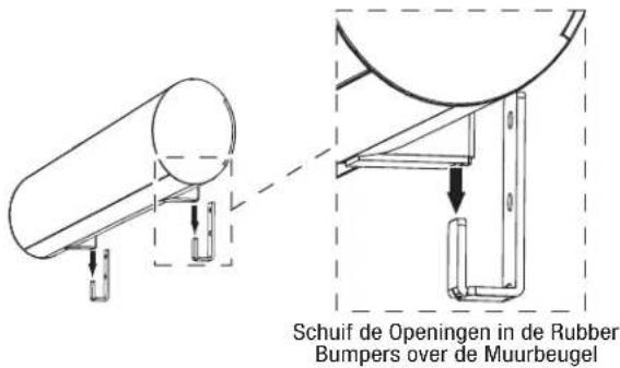 Schuif de Openingen in de Rubber Bumpers over de Muurbeugel