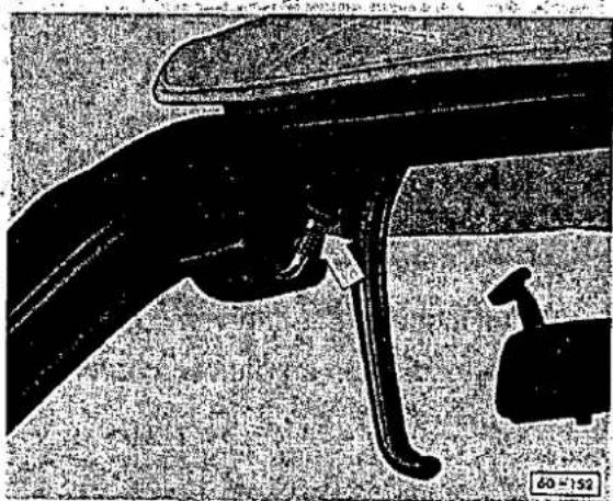 VOLKSWAGEN Jetta (1981) - AFSTELWERKZAAMHEDEN AAN CABRIOLETKAP - 1