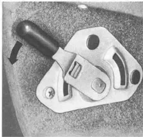 VOLKSWAGEN Kever Convertible (1973) - Glove compartment - 1