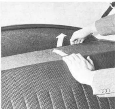 VOLKSWAGEN Kever Convertible (1973) - Rear luggage compartment - 4