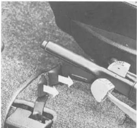 VOLKSWAGEN Kever Convertible (1973) - Seat adjustment - 3