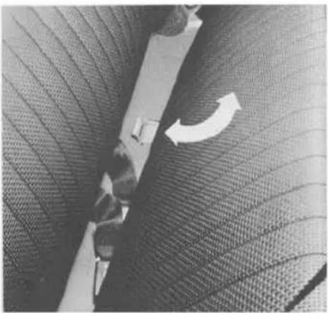 VOLKSWAGEN Kever Convertible (1973) - Removing and installing rear seat - 1