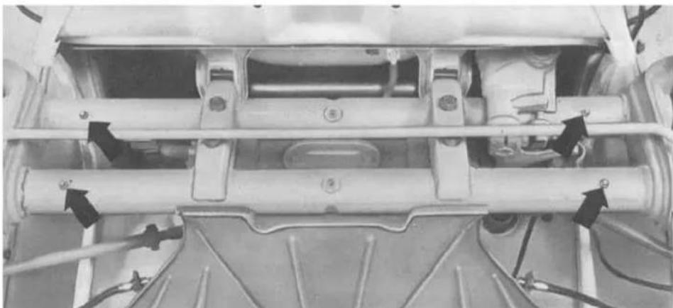 VOLKSWAGEN Kever Convertible (1973) - Door hinges and locks - 1