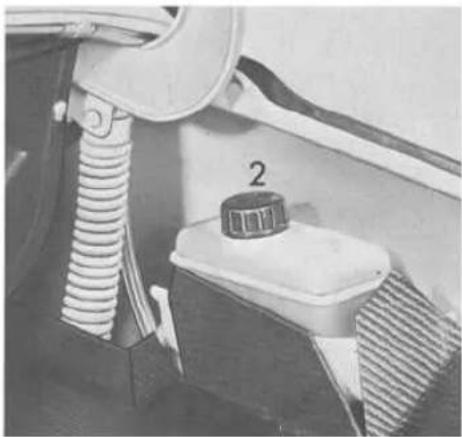 VOLKSWAGEN Kever Convertible (1973) - Every 2 years, the brake fluid has to be replaced. - 3
