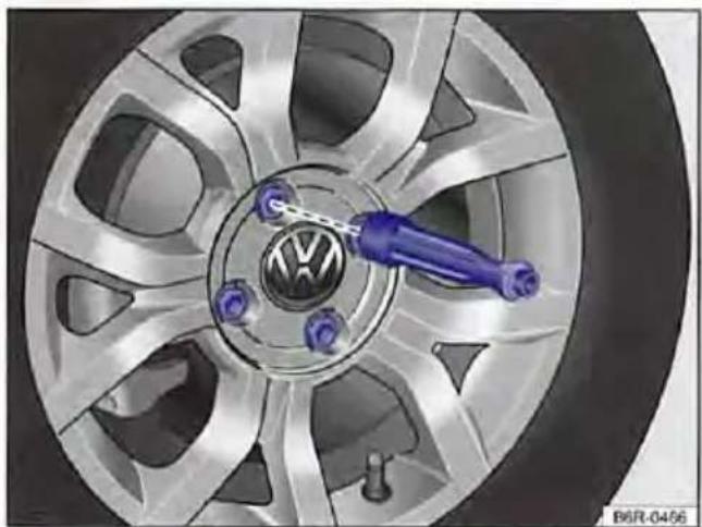 VOLKSWAGEN Up! (2011) - Wiel verwisselen - 1