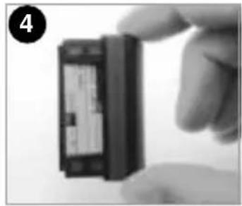 NAVMAN Tracker 5500i - Veranderen van een plug-in cartridge - 4