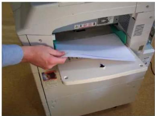 Océ OP40 - Papierstoring bij de handinvoer. - 2