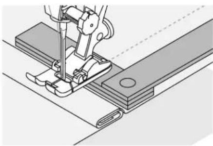 BERNINA Aurora 440QE - Transporteur en stoftransport met nivelleerplaatjes - 3