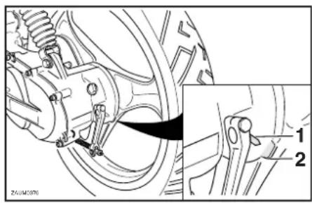 YAMAHA Why YH50 - Controleren van de voorremblokken en de achterremschoenen - 2