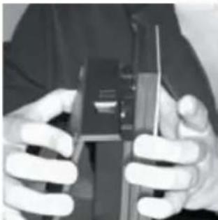 Jacob Jensen T-5 - Installeren van de standaard en de telefoonsnoeren - 1