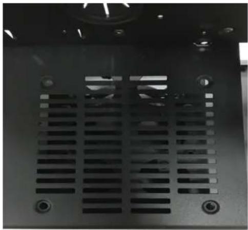 LC-Power ATX Gaming 993B - 2-4. 1 Fan installation on the back side of the HDD bracket - 1