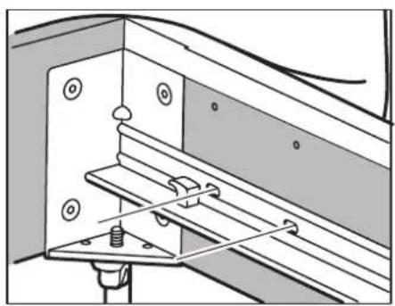 Technische tekening van een mechanische samenstelling met montagebeugel en leuningen (geen tekst of symbolen)
