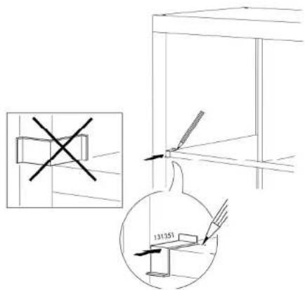 Technisch diagram met een vizierkruis-symbool en een vergrote weergave van een mechanisch onderdeel met maataanduiding 131351