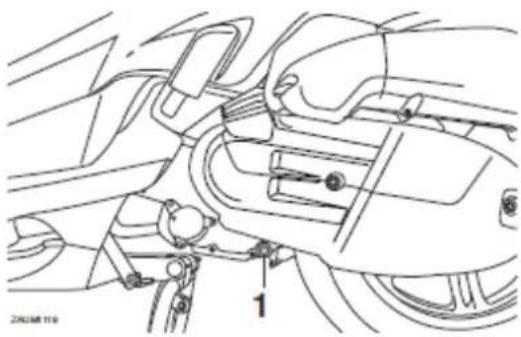 YAMAHA XMAX 125 (2015) - Wymiana oleju silnikowego (z lub bez wymiany wkładu filtra oleju) - 1