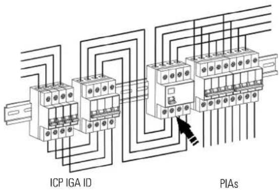 Salicru EQX2 6002-T - Connecting the AC outlet. - 8