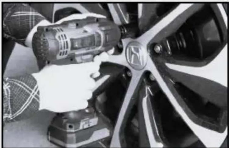 NAC IW-LI-400-20V - Dokręcanie - 1