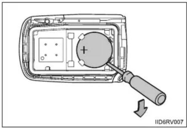 TOYOTA Land Cruiser 200 (2015) - Wymiana baterii - 4