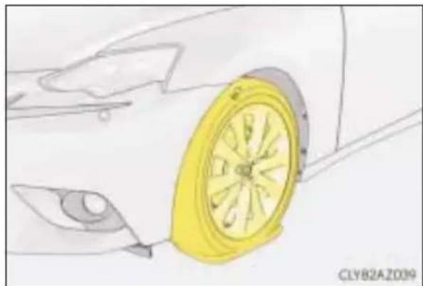 LEXUS IS 300h (2015) - Przed wykonaniem naprawy - 1
