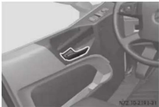 Mercedes-Benz Arocs (2014) - Descuierea cu ajutorul manetei de des- chidere - 1