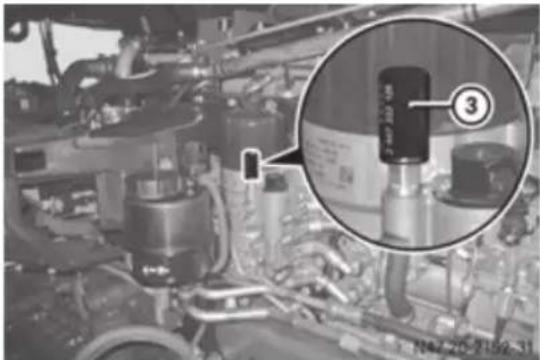 Mercedes-Benz Arocs (2014) - Aerisirea instalatiei de carburant fără prefiltru carburant la cadrul șasiului (doar cu OM 470/471/473) - 2