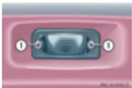 Mercedes-Benz C 200 CGI (2003) - Înlocuirea becurilor - 2