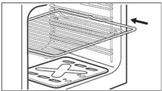 ELECTROLUX LKG604003X - Introduceți accesoriiile - 1