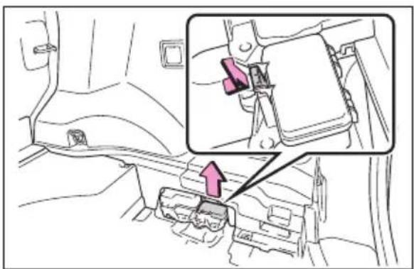 TOYOTA RAV4 Plug-in Hybrid (2026) - Verificareaşînlocuireasiguranțelor fuzibile - 4