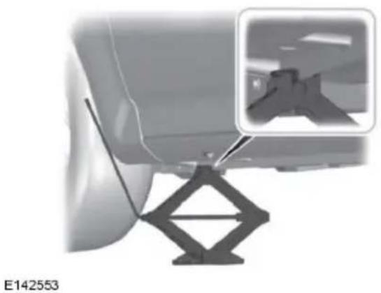 FORD Tourneo Courier (2014) - WARNING - 6