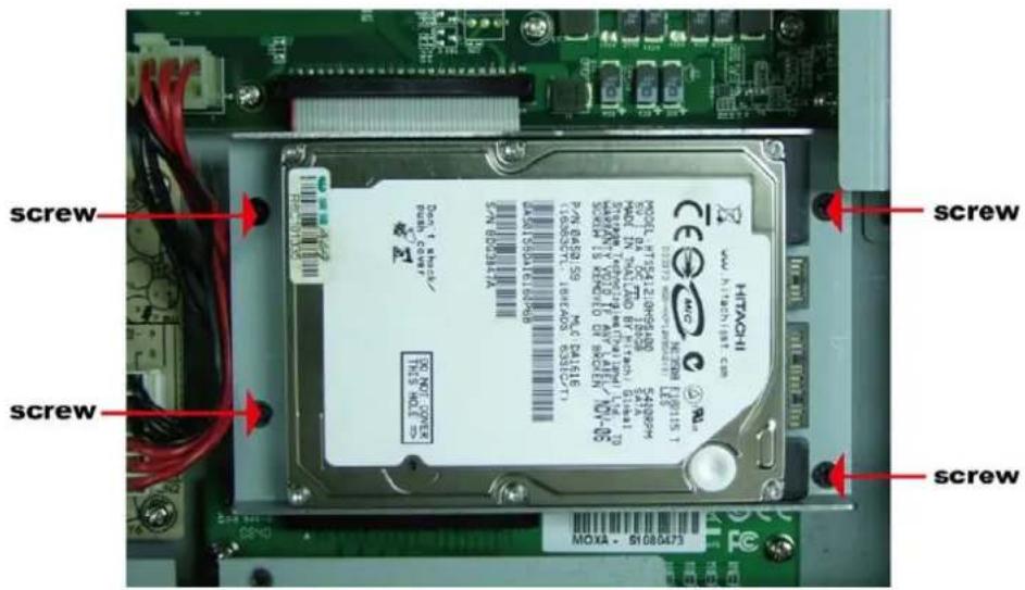 Moxa DA-681-I-DPP-T-XPE - Installing a SATA Hard Disk - 4