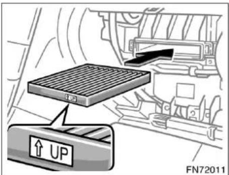 TOYOTA Avensis (2006) - —Kontroll och byte av filter till luftkonditioneringen - 4
