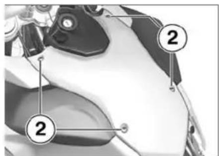 BMW F 800 GS - Byte av nummerskyltslampa - 9