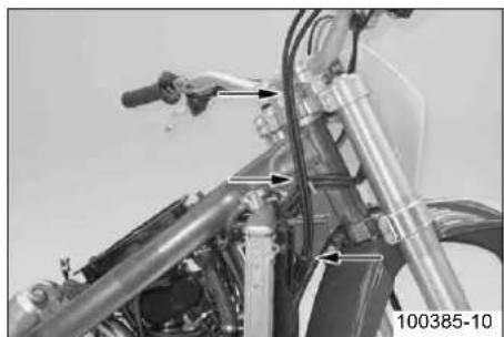 Husaberg FE 450 USA (2009) - Kontrollera gasvajerns dragning - 1
