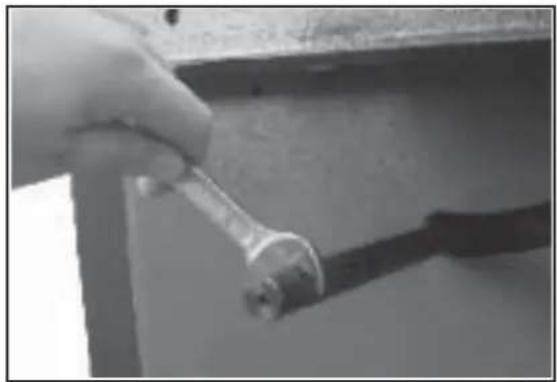 RIKON 10-110 - Blade Guard and Splitter Installation - 2