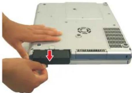 SAMSUNG NV20CP000E - Removing and Installing a Battery - 2
