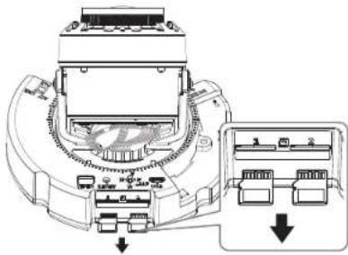 Hanwha XNO-9082R - Retrait d'une carte micro SD - 1