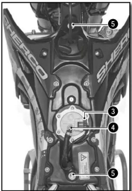 Sherco SE300i (2013) - REINSTALLING THE FUEL TANK - 2