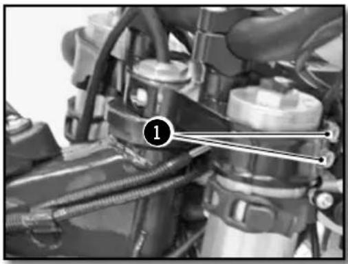 Sherco SE300i (2013) - ADJUSTING THE STEERING HEAD BEARING PLAY - 2