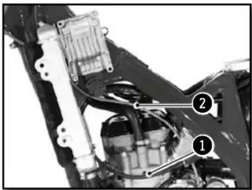 Sherco SE300i (2013) - REINSTALLING THE FUEL TANK - 1